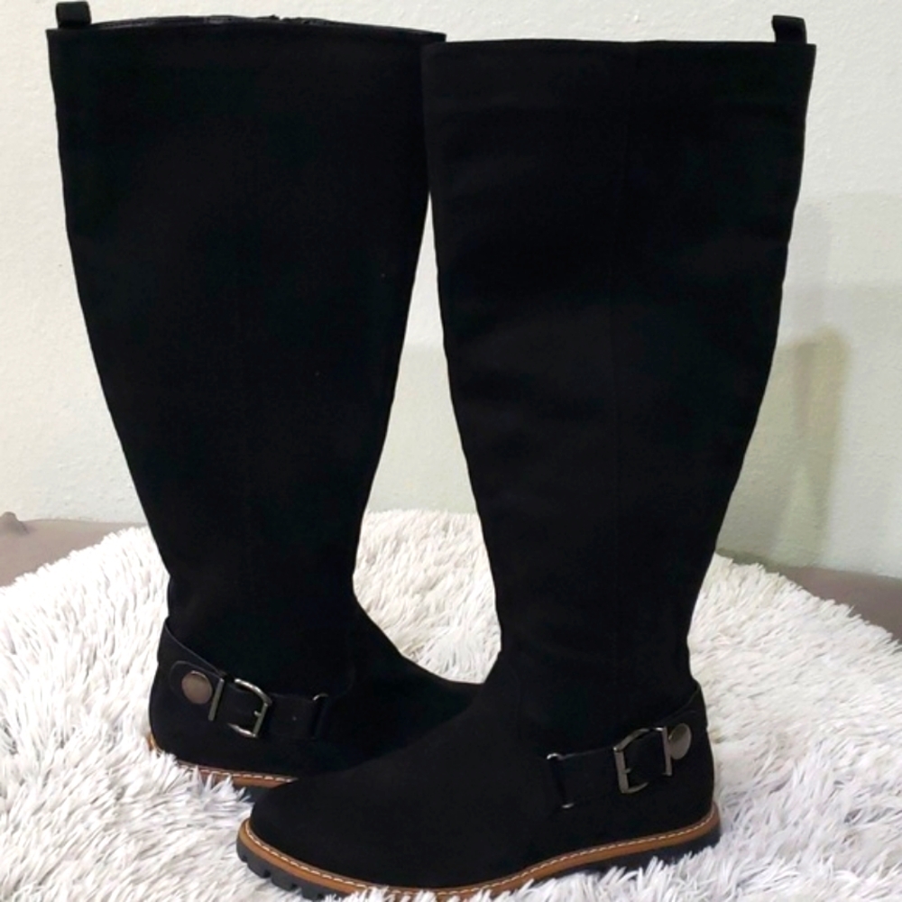 NWT Black Faux Suede Boots